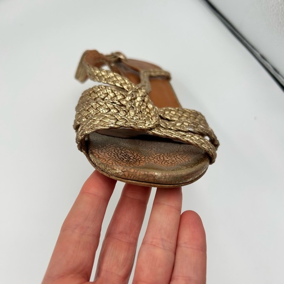 SEZANE Rosa Low Sandals in Smooth Braided Gold - Picture 9 of 10